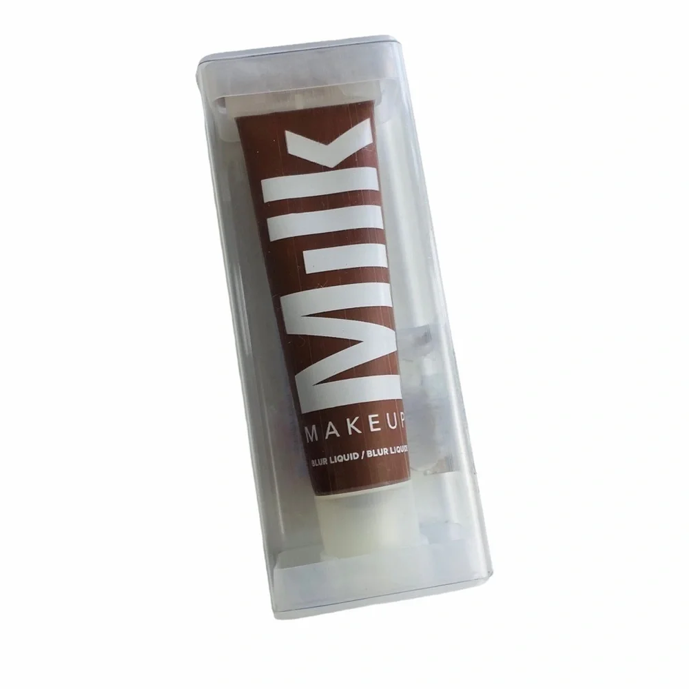 MILLK BLUR LIQUID MATTE FOUNDATION Deep Fonce
